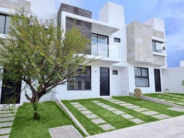 Casa en Venta en Privada en Juriquilla, Querétaro