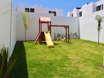 Casa en Venta en Privada en Juriquilla, Querétaro