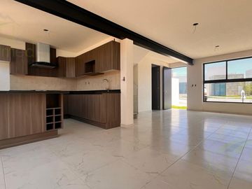 Casa en Venta en Privada en Juriquilla, Querétaro
