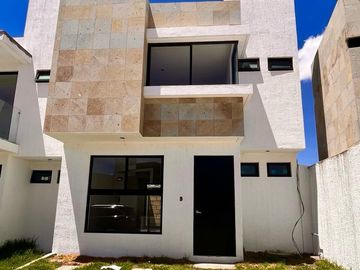 Casa en Venta en Privada en Juriquilla, Querétaro