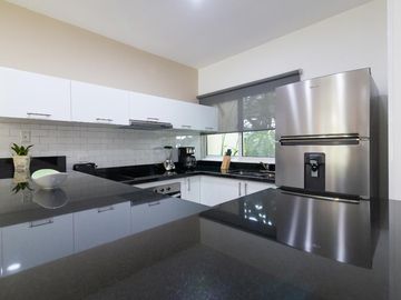 DEPARTAMENTO EN VENTA EN PLAYA DEL CARMEN 3 REC. CON GRANDES ESPACIOS