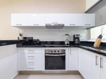 DEPARTAMENTO EN VENTA EN PLAYA DEL CARMEN 3 REC. CON GRANDES ESPACIOS