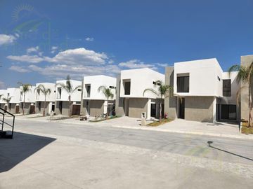 Oportunidad! Casa en Juriquilla de $2,940,000 a $2,790,000!