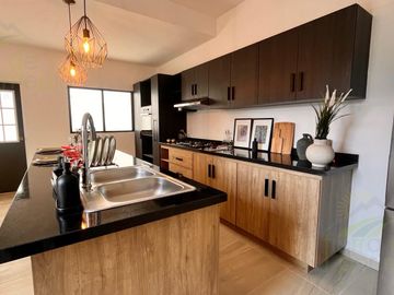Oportunidad! Casa en Juriquilla de $2,940,000 a $2,790,000!
