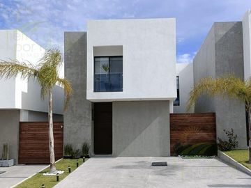 Oportunidad! Casa en Juriquilla de $2,940,000 a $2,790,000!