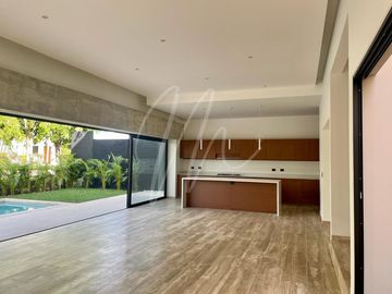 Casa En Venta En Lagos Del Sol, Cancun