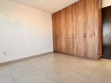 Casa con Recámara en PB y Roof Garden en Juriquilla