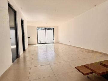 Casa con Recámara en PB y Roof Garden en Juriquilla