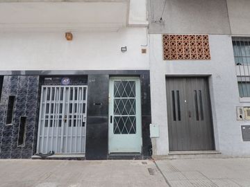 PH 3 AMBIENTES EN MONTE CASTRO - APTO CRÉDITO