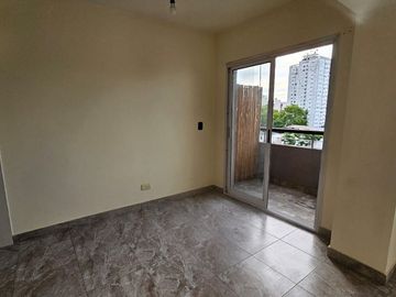 Departamento 2 amb. con pileta en Villa del Parque