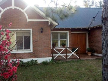 VENTA Casa 5 ambientes c/pileta en Los Cardales