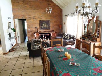 VENTA Casa 5 ambientes c/pileta en Los Cardales