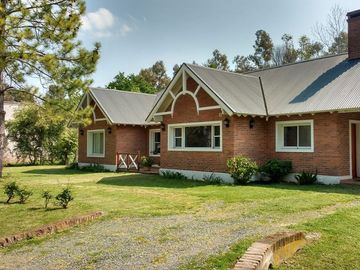 VENTA Casa 5 ambientes c/pileta en Los Cardales