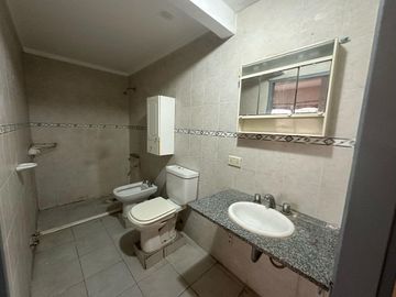 VENTA DEPTO 2 AMB CON  PATIO V.URQUIZA APTO CRED