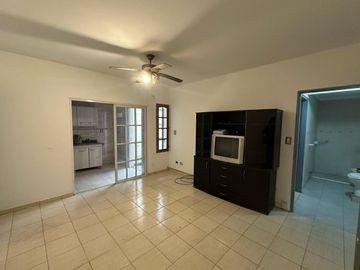 VENTA DEPTO 2 AMB CON  PATIO V.URQUIZA APTO CRED