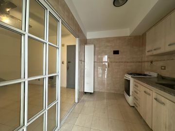 VENTA DEPTO 2 AMB CON  PATIO V.URQUIZA APTO CRED