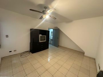 VENTA DEPTO 2 AMB CON  PATIO V.URQUIZA APTO CRED