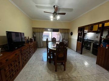 VENTA CASA c/COMERCIO BANFIELD ESTE APTO CREDITO