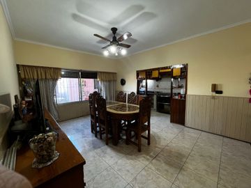 VENTA CASA c/COMERCIO BANFIELD ESTE APTO CREDITO