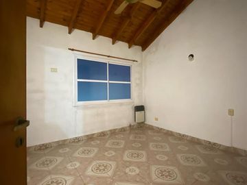 VENTA CASA DUPLEX, BERAZATEGUI