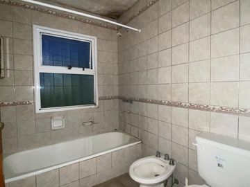 VENTA CASA DUPLEX, BERAZATEGUI