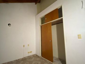VENTA CASA DUPLEX, BERAZATEGUI