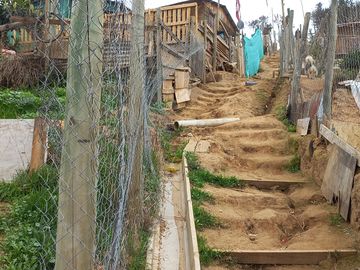 Terreno aterrazado con agua y luz en los MAITENES