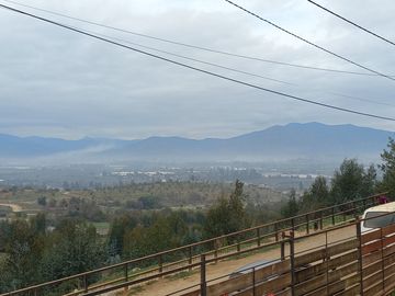 Terreno aterrazado con agua y luz en los MAITENES