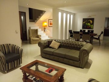 VENTA Casa en San Isidro Labrador al GOLF