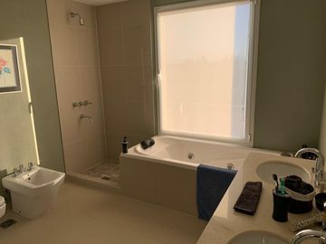 VENTA Casa en San Isidro Labrador al GOLF
