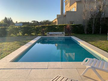 VENTA Casa en San Isidro Labrador al GOLF