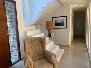 VENTA Casa en San Isidro Labrador al GOLF