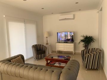 VENTA Casa en San Isidro Labrador al GOLF