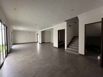 CASA EN VENTA EN LAS ESMERALDAS LOS CRISTALES CARRETERA NACIONAL