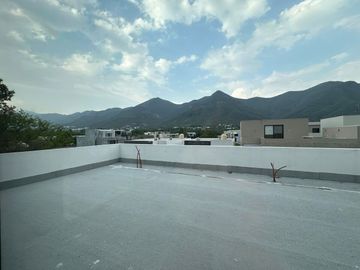 CASA EN VENTA EN LAS ESMERALDAS LOS CRISTALES CARRETERA NACIONAL