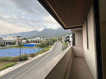 CASA EN VENTA EN CARRETERA NACIONAL BOSQUES DE LAS MISIONES