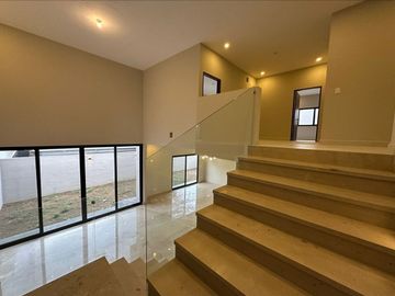 CASA EN VENTA EN CARRETERA NACIONAL BOSQUES DE LAS MISIONES