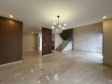 CASA EN VENTA EN CARRETERA NACIONAL BOSQUES DE LAS MISIONES