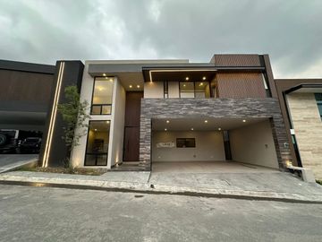 CASA EN VENTA EN CARRETERA NACIONAL BOSQUES DE LAS MISIONES