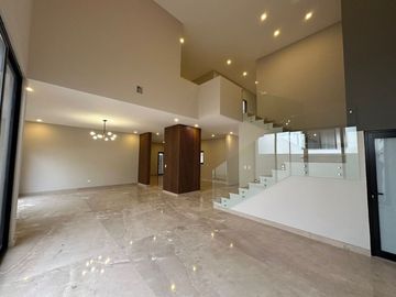 CASA EN VENTA EN CARRETERA NACIONAL BOSQUES DE LAS MISIONES
