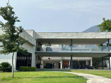 CASA EN VENTA EN LAS ESMERALDAS LOS CRISTALES CARRETERA NACIONAL