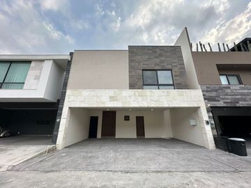 CASA EN VENTA EN LAS ESMERALDAS LOS CRISTALES CARRETERA NACIONAL
