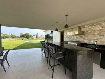 CASA EN VENTA EN LAS ESMERALDAS LOS CRISTALES CARRETERA NACIONAL