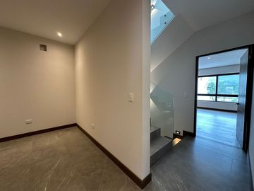 CASA EN VENTA EN LAS ESMERALDAS LOS CRISTALES CARRETERA NACIONAL