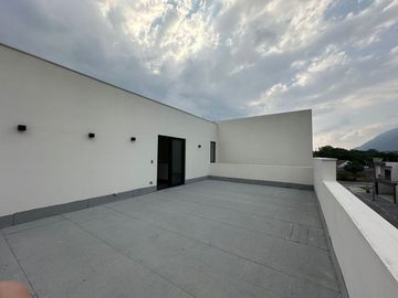 CASA EN VENTA EN LAS ESMERALDAS LOS CRISTALES CARRETERA NACIONAL