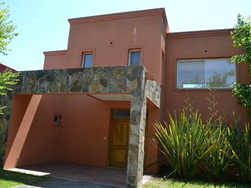 Venta casa San Isidro Labrador VILLANUEVA - APTO CREDITO