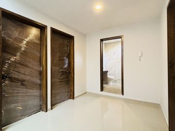 En venta casa funcional con jardín amplio y roof garden en Las Ánimas
