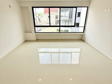 En venta casa funcional con jardín amplio y roof garden en Las Ánimas