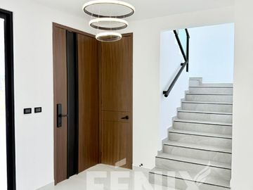 Casa en venta en zona Ánimas- Acabados premium y habitación en planta baja
