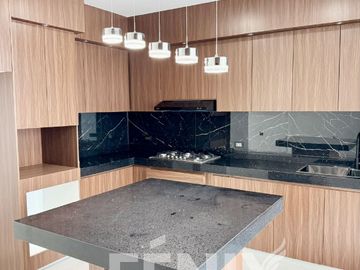 Casa en venta en zona Ánimas- Acabados premium y habitación en planta baja